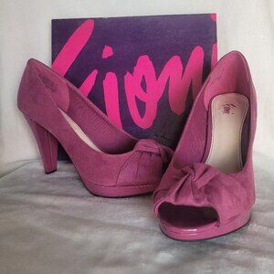 Fioni, size 9w, pink suede